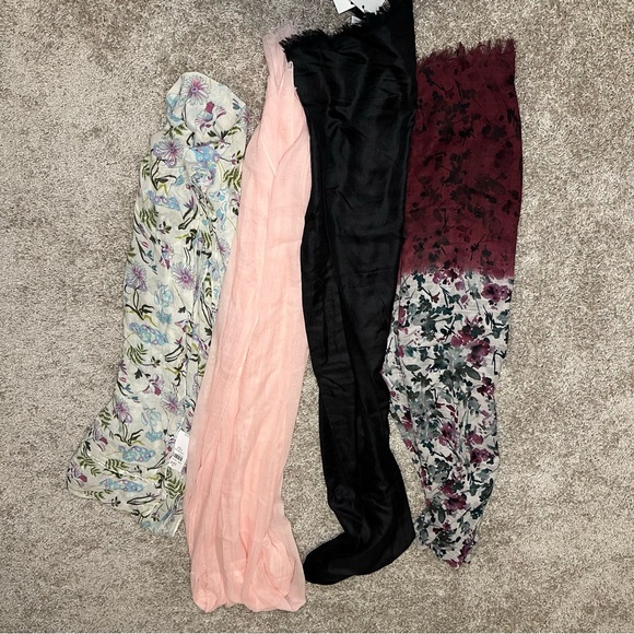 Set of 4 Lightweight Scarves - Picture 1 of 12